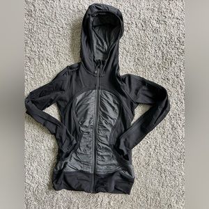 Lululemon Pure Balance Jacket in Black Size 6